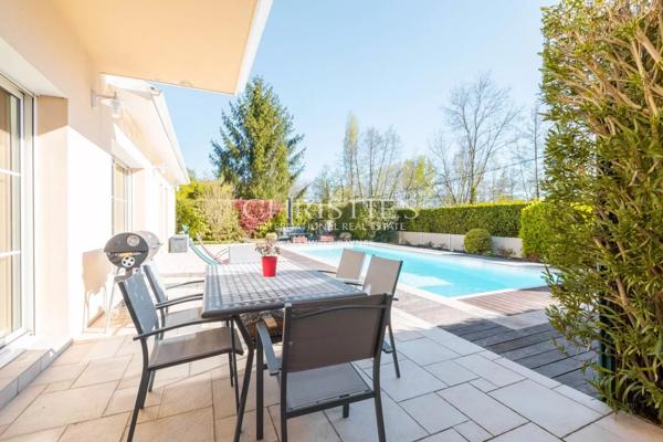 Belle Maison Familiale avec Piscine construite en 2012