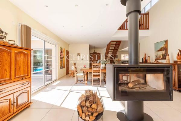 Belle Maison Familiale avec Piscine construite en 2012