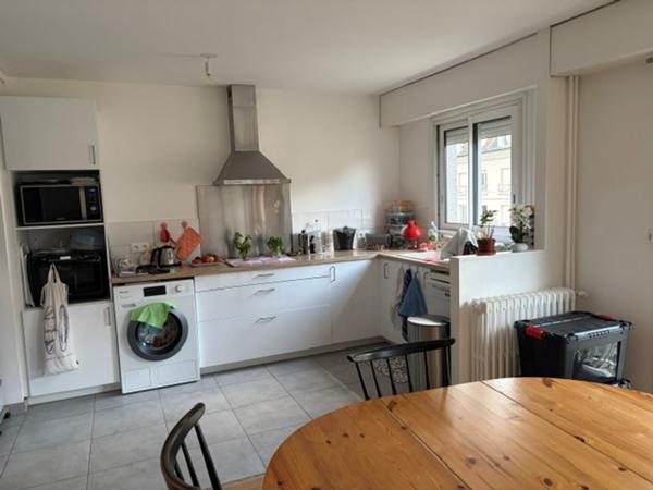 Parking + appartement + annexe
