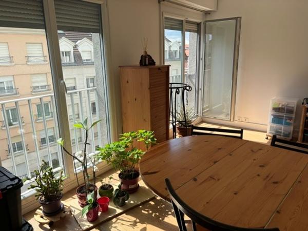 Parking + appartement + annexe