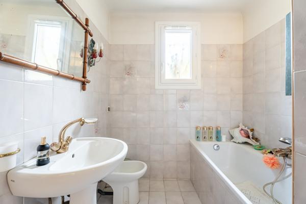 VILLA T5 - 117M2 - GARAGE - JARDIN 1045M2
