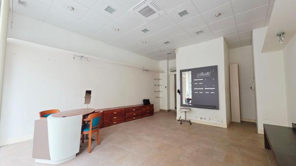 BOURGES CENTRE MURS COMMERCIAUX 57M²