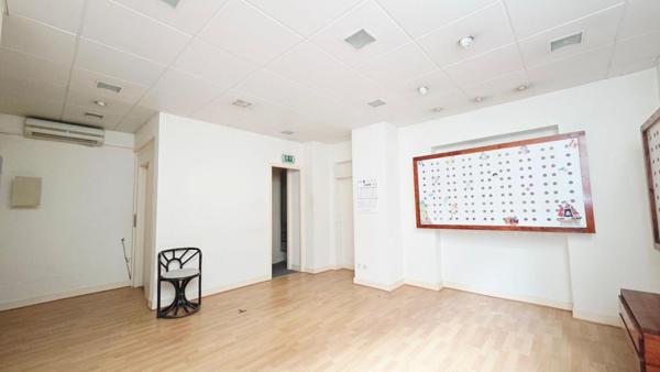 BOURGES CENTRE MURS COMMERCIAUX 57M²