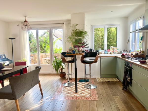 Montreuil (93100) Maison, jardin, terrasse et balcons à côté du Métro (L11) !