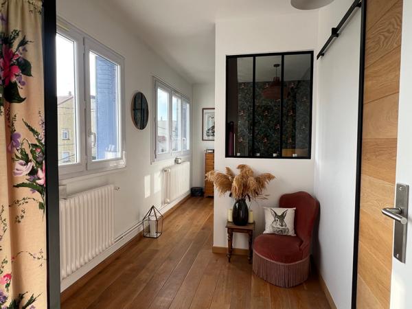 Montreuil (93100) Maison, jardin, terrasse et balcons à côté du Métro (L11) !