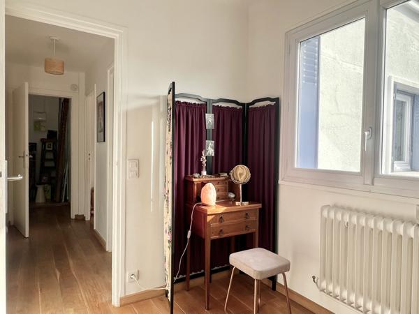 Montreuil (93100) Maison, jardin, terrasse et balcons à côté du Métro (L11) !