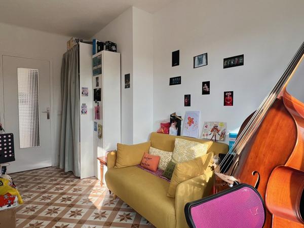 Montreuil (93100) Maison, jardin, terrasse et balcons à côté du Métro (L11) !