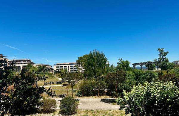 Appartement 3 pièces avec terrasse et parking