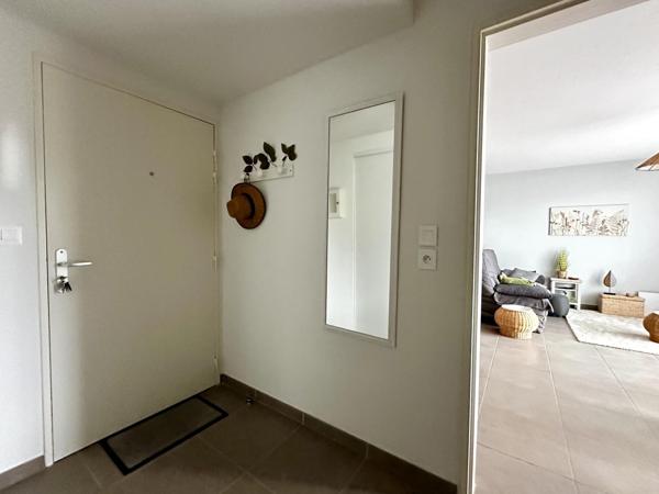 Appartement 3 pièces avec terrasse et parking