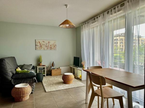 Appartement 3 pièces avec terrasse et parking