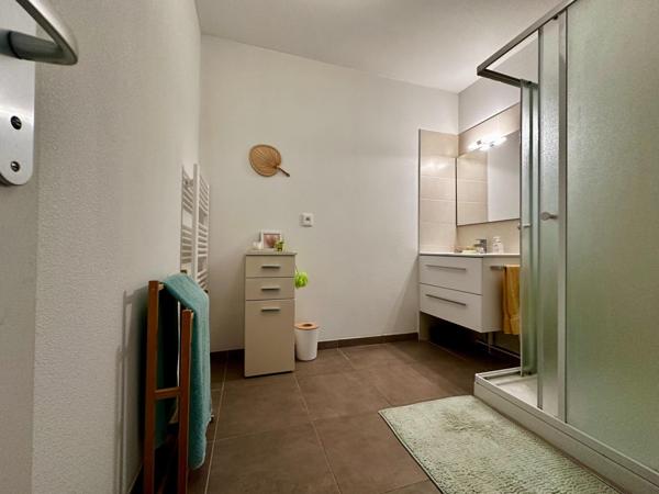 Appartement 3 pièces avec terrasse et parking