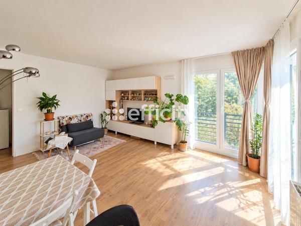 Appartement
         2 pièces
        - 55 m² 315 000 € *
