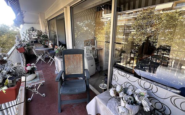 Appartement à vendre    3 pièces • 70 m2 Cannes