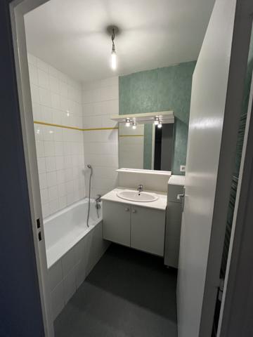 T2 avec place de stationnement La Rochelle quartier Les minimes