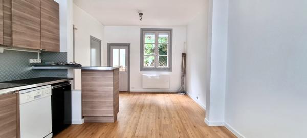 Rennes (35000) Superbe studio en rez-de-chaussée avec terrasse