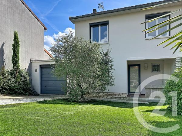Maison à vendre  4 pièces - 90 m 2   PERIGUEUX  - 24