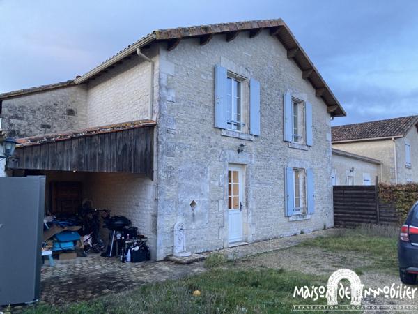 Location Maison de village - 128m² - 5 pièces - JUILLAC LE COQ