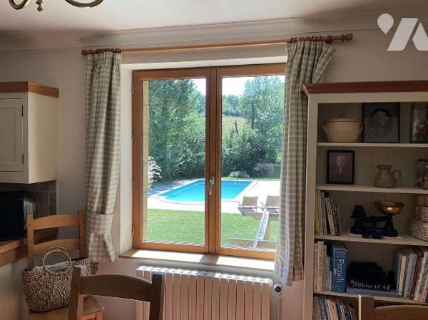 A VENDRE : Située sur les hauteurs entre SOUILLAC (46 - Lot) et GOURDON, maison en bon état sur...