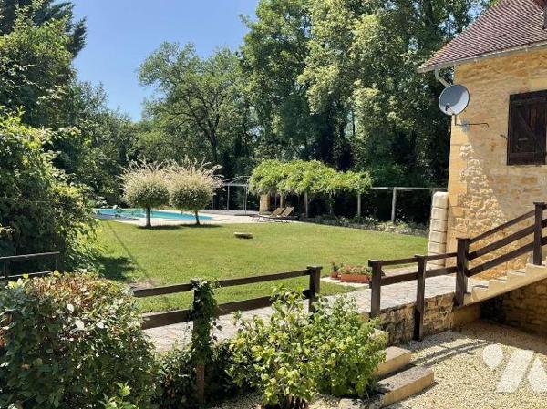 A VENDRE : Située sur les hauteurs entre SOUILLAC (46 - Lot) et GOURDON, maison en bon état sur...