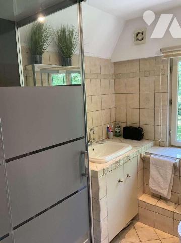 A VENDRE : Située sur les hauteurs entre SOUILLAC (46 - Lot) et GOURDON, maison en bon état sur...