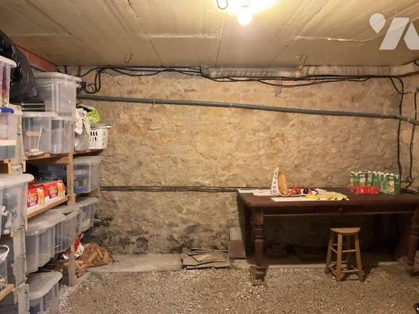 A VENDRE : Située sur les hauteurs entre SOUILLAC (46 - Lot) et GOURDON, maison en bon état sur...