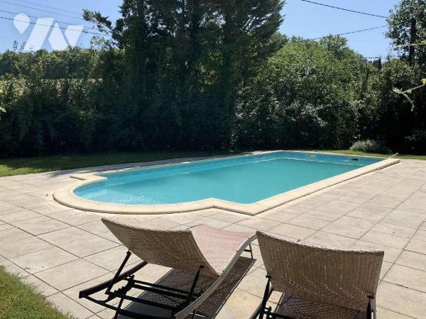 A VENDRE : Située sur les hauteurs entre SOUILLAC (46 - Lot) et GOURDON, maison en bon état sur...