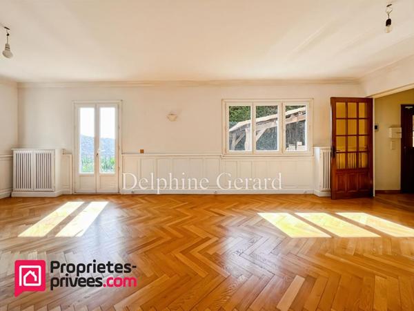 Falicon : Maison 5 pièces 130m2 avec terrasse et cuisine d'été