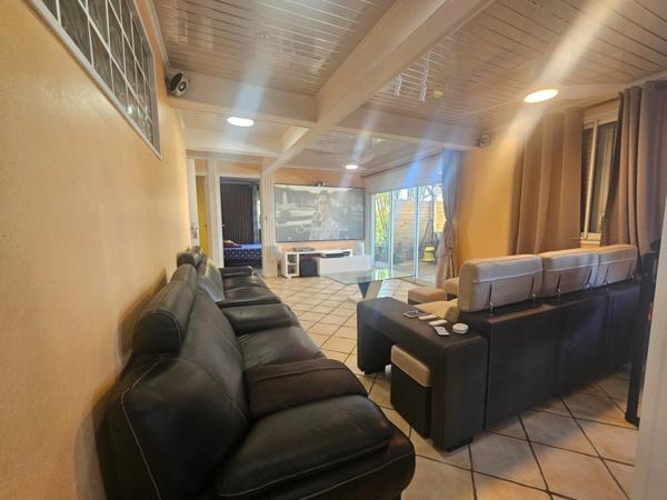 Maison à vendre 9 pièces LE QUATORZIEME (974)