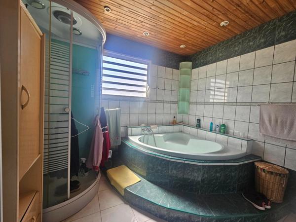 Maison à vendre 9 pièces LE QUATORZIEME (974)