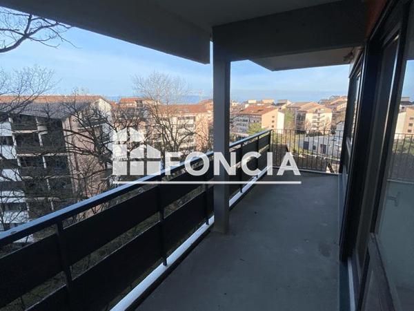 Location Studio 31.66 m² - 14.16.18 AVENUE JULES FERRY Thonon Les Bains 74200