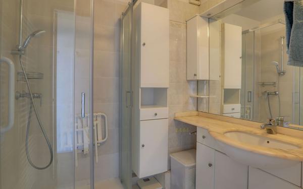 Appartement à vendre    4 pièces • 77,83 m2 Saint-Jean-de-Luz