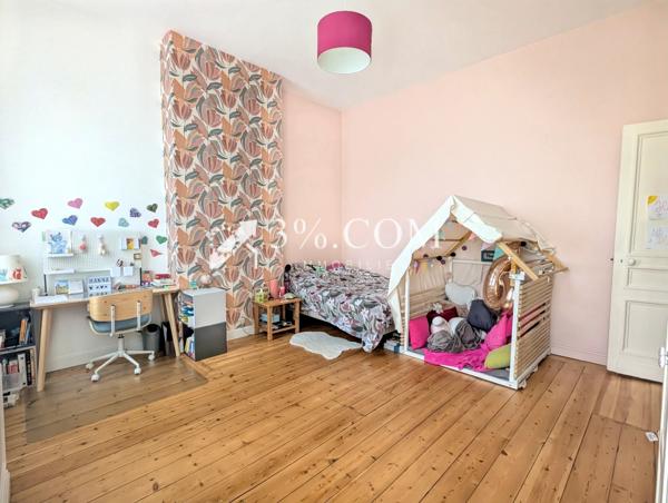 Maison 7 pièce(s) 6 chambre(s) 265 m²