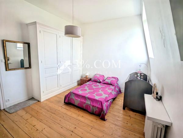 Maison 7 pièce(s) 6 chambre(s) 265 m²