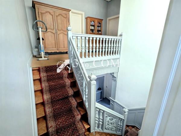Maison 7 pièce(s) 6 chambre(s) 265 m²