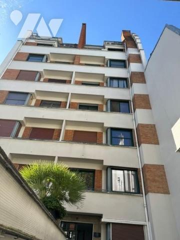 NEUILLY SUR SEINE - AVENUE ACHILLE PERETTI - 2/3 PIECES. 52 m². 6ème étage. Vue dégagée.