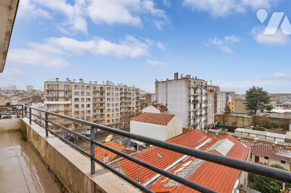 Dernier étage avec balcons