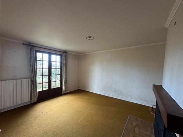 LE POINCONNET - Pavillon sur sous-sol - 4 chambres - terrain.