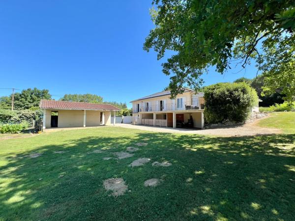 MAISON TRADITIONNELLE AVEC PISCINE ET TERRAIN CLOS