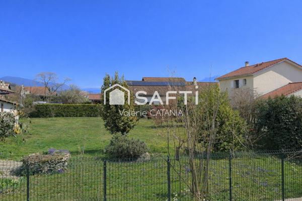 Moirans , Terrain constructible d'environ 520m²  plat.