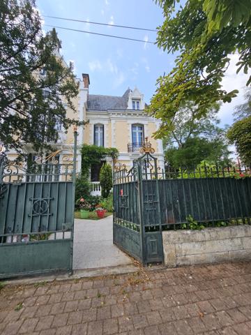 Maison bougeoise familiale