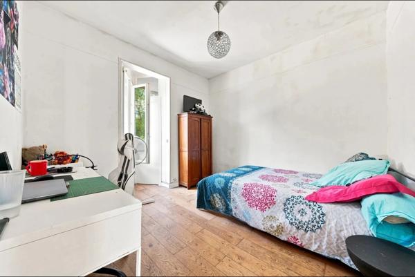 VITRY SUR SEINE (94) - MAISON - 4 PIECES - BATIMENT ANNEXE - ACTIVITE COMMERCIALE POSSIBLE