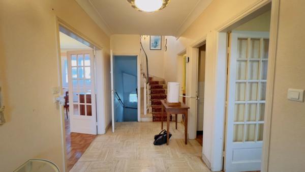 BRIEC (29) – Maison T6 à vendre 156 m² habitables – 242 m² utiles Sous-sol intégral Terrain de 1 547 m²