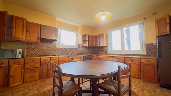 BRIEC (29) – Maison T6 à vendre 156 m² habitables – 242 m² utiles Sous-sol intégral Terrain de 1 547 m²