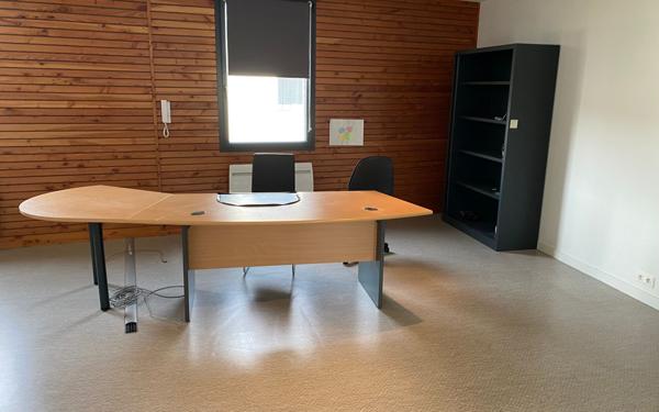 Immeuble à vendre    2 pièces •  Créon