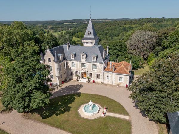Domaine equestre d’exception avec chateau renové et installations professionnelles sur 36,8 hectares, ANGOULEME