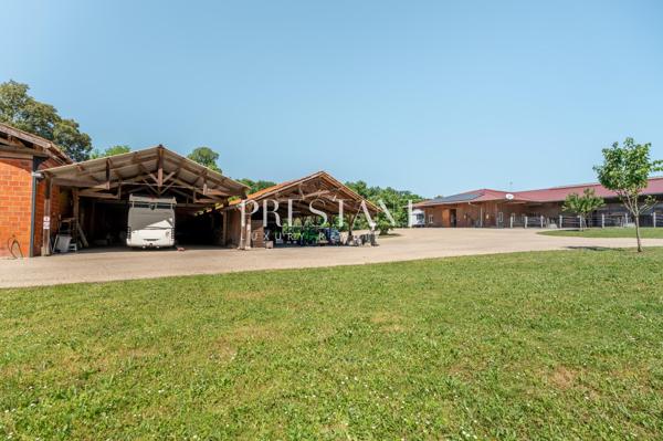 Domaine equestre d’exception avec chateau renové et installations professionnelles sur 36,8 hectares, ANGOULEME