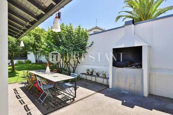 ITSAS ANDEREA – Ancienne école au coeur du village – maison avec piscine – 12 personnes, GUETHARY