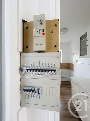 Appartement F1 à vendre  1 pièce - 27,21 m 2   MELUN  - 77