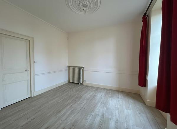 Maison 72 345 € Vierzon 5 p 99 m² DPE E