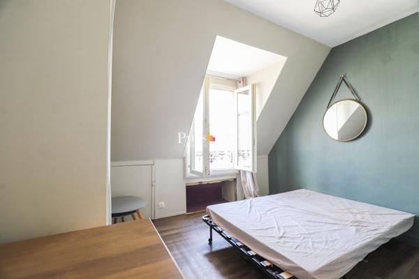 Paris 18e - Studio - Dernier étage